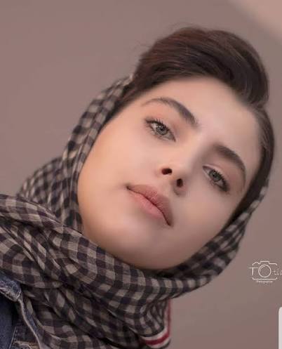 نیلوفر حسینی