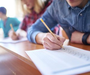 چگونه درس بخوانیم که فراموش نکنیم؟
